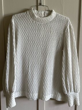 Vintage Women’s Cream Textured Long-Sleeve Sweater